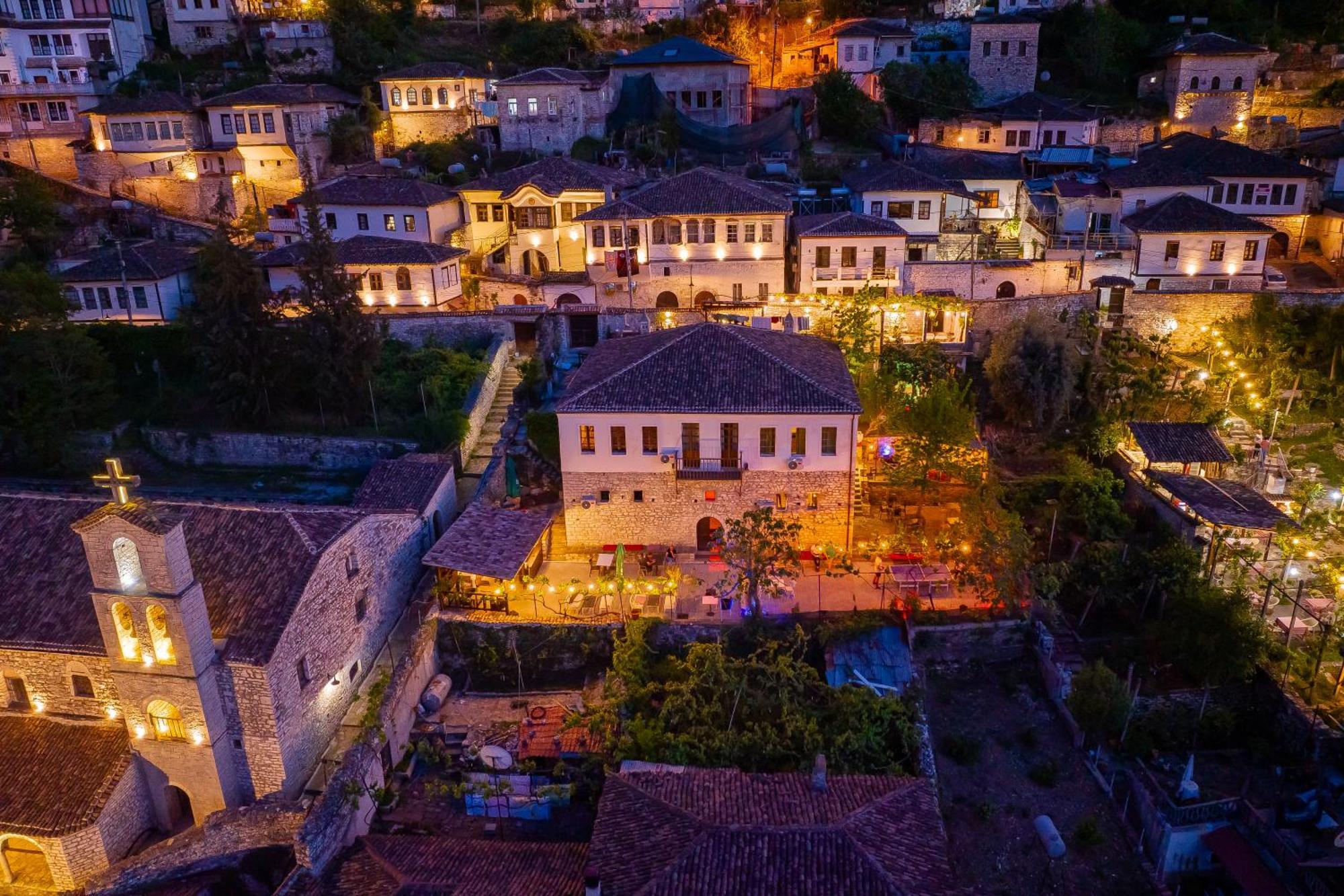 Berat Backpackers Hostel Екстериор снимка